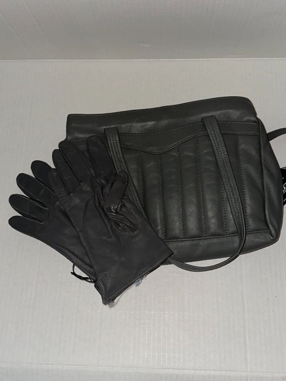 NWT Annabelle Genuine Leather Handbag & Gloves Set Gray Shoulder Bag Purse